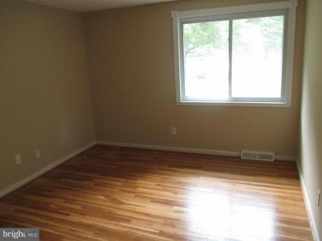 5175 Eliots Oak Road Columbia, MD 21044 - Photo 10 of 11 Bedroom