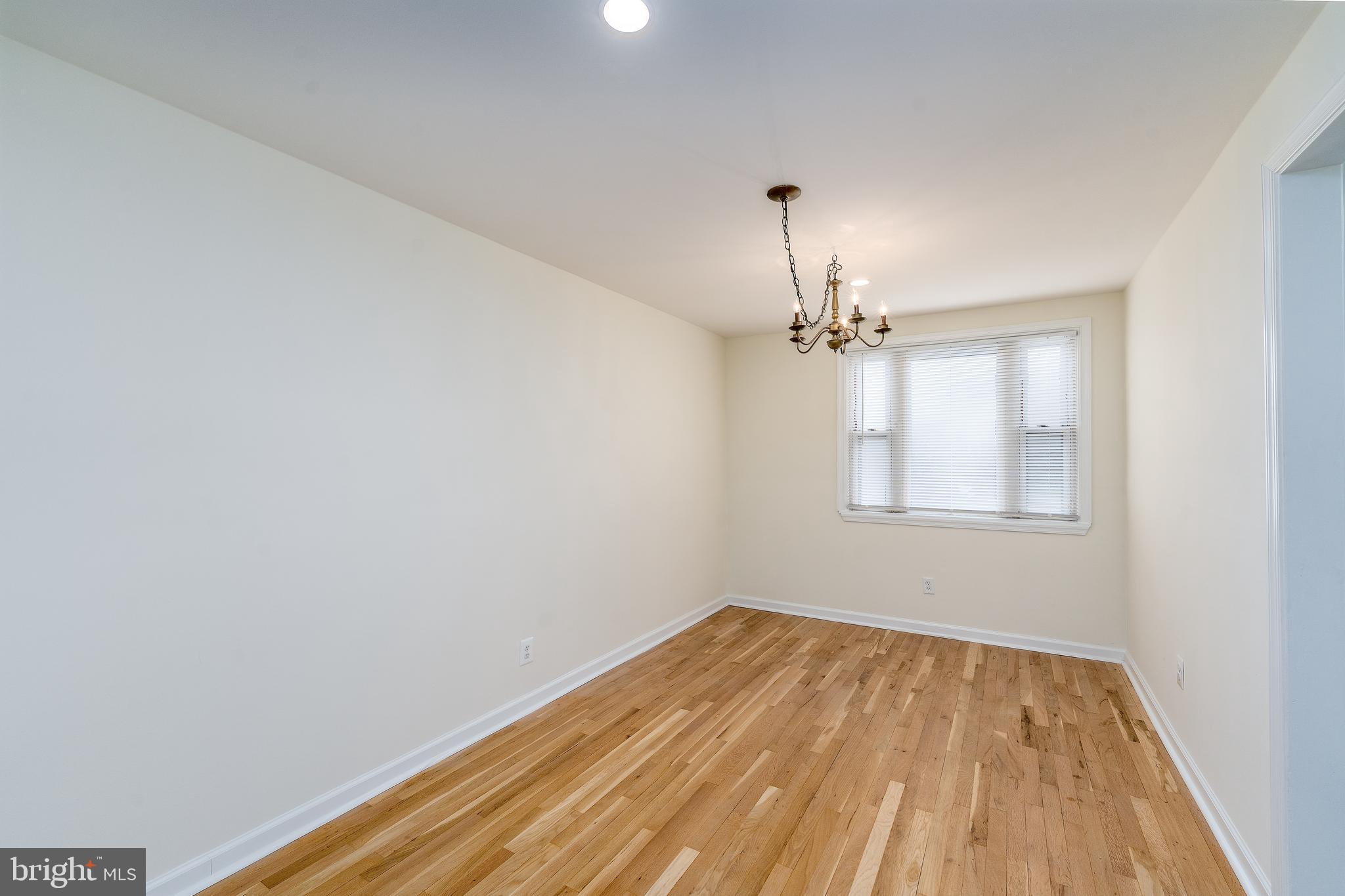 5910 Laclede Road Baltimore, MD 21206 - Photo 6 of 38 Dining Room