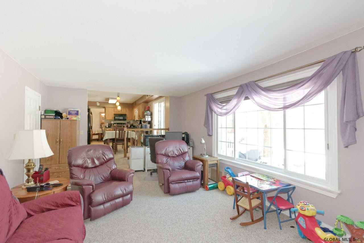 28 Robin Lane Rensselaer, NY 12144 - Photo 17 of 35 Photo 17