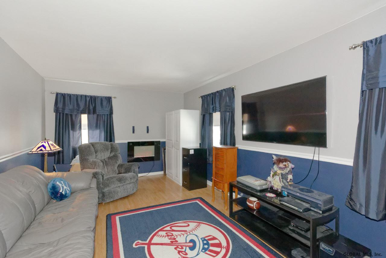 28 Robin Lane Rensselaer, NY 12144 - Photo 19 of 35 Photo 19