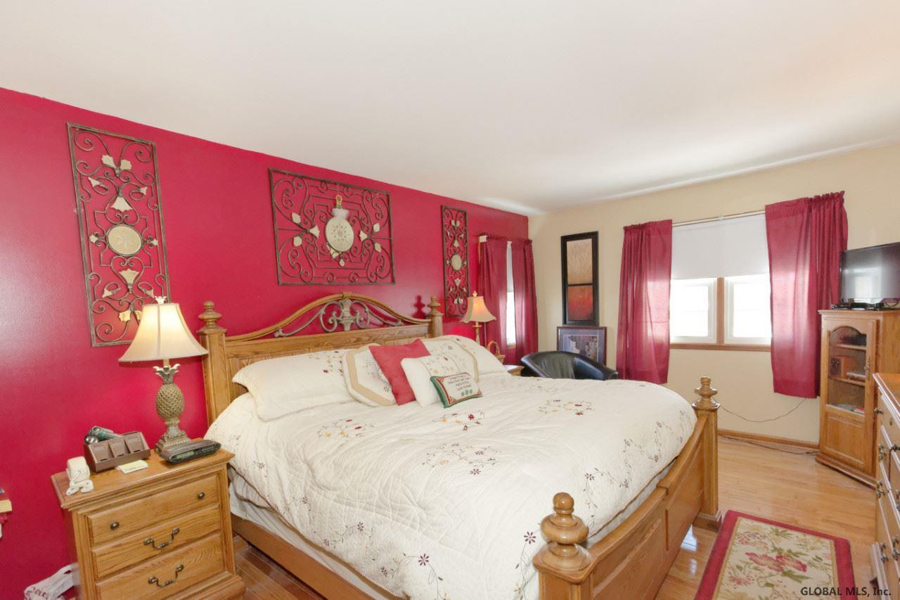 28 Robin Lane Rensselaer, NY 12144 - Photo 24 of 35 Photo 24