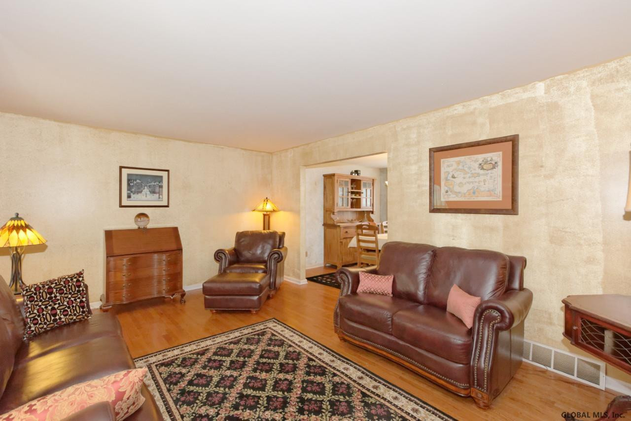 28 Robin Lane Rensselaer, NY 12144 - Photo 5 of 35 Photo 5