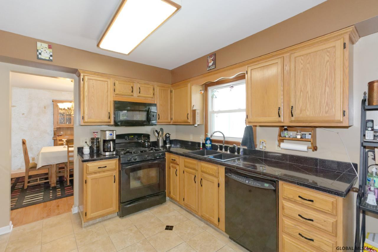 28 Robin Lane Rensselaer, NY 12144 - Photo 7 of 35 Photo 7
