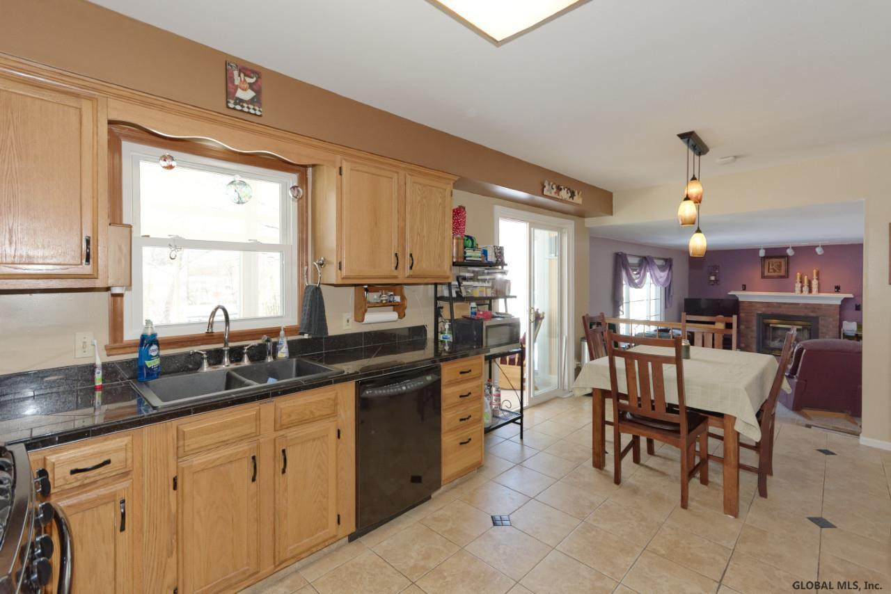 28 Robin Lane Rensselaer, NY 12144 - Photo 8 of 35 Photo 8