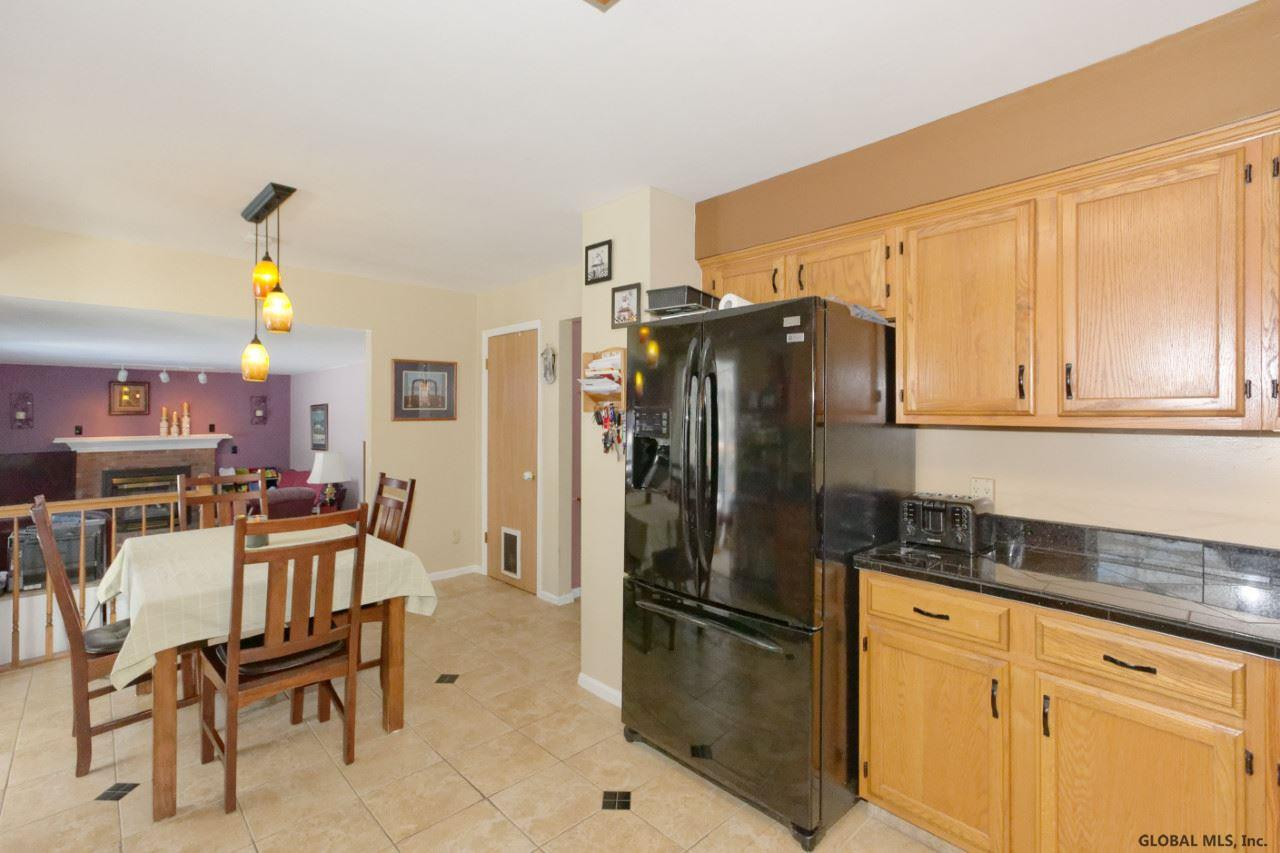 28 Robin Lane Rensselaer, NY 12144 - Photo 10 of 35 Photo 10