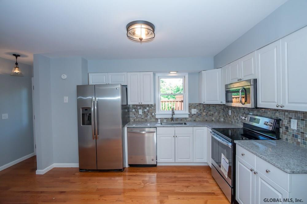 60 Colonial Road Stillwater, NY 12170 - Photo 5 of 38 Photo 5