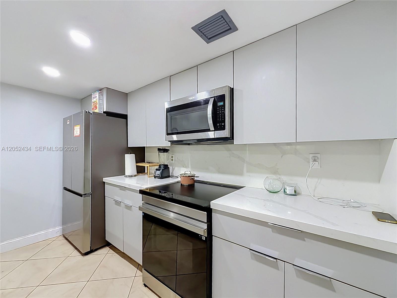 1110 West Fairway Road Pembroke Pines, FL 33026 - Photo 20 of 86