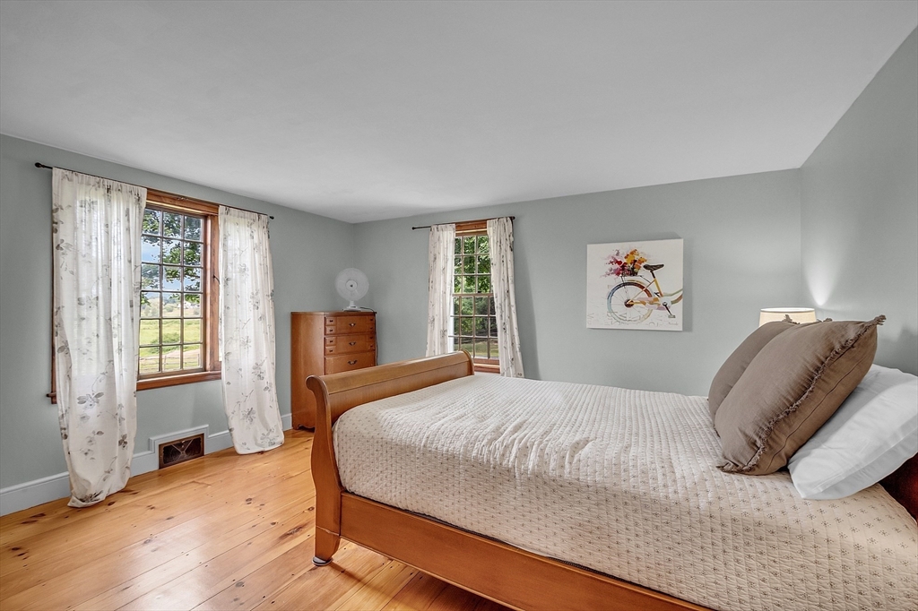 156 Bridge Street Hamilton, MA 01982 - Photo 12 of 42 Gallery Image 12