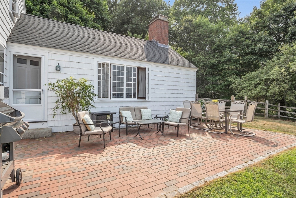 156 Bridge Street Hamilton, MA 01982 - Photo 25 of 42 Gallery Image 25