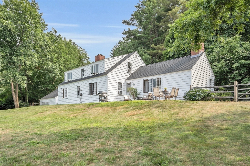 156 Bridge Street Hamilton, MA 01982 - Photo 29 of 42 Gallery Image 29