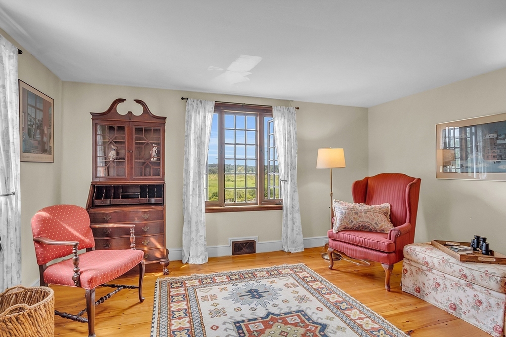 156 Bridge Street Hamilton, MA 01982 - Photo 10 of 42 Gallery Image 10