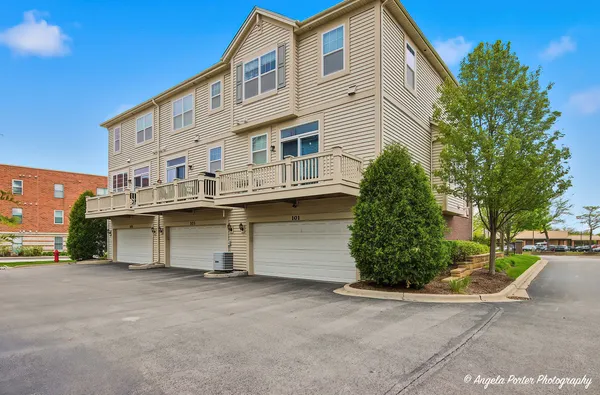 $3,750 | 101 Lexington Lane, Rolling Meadows, IL 60008