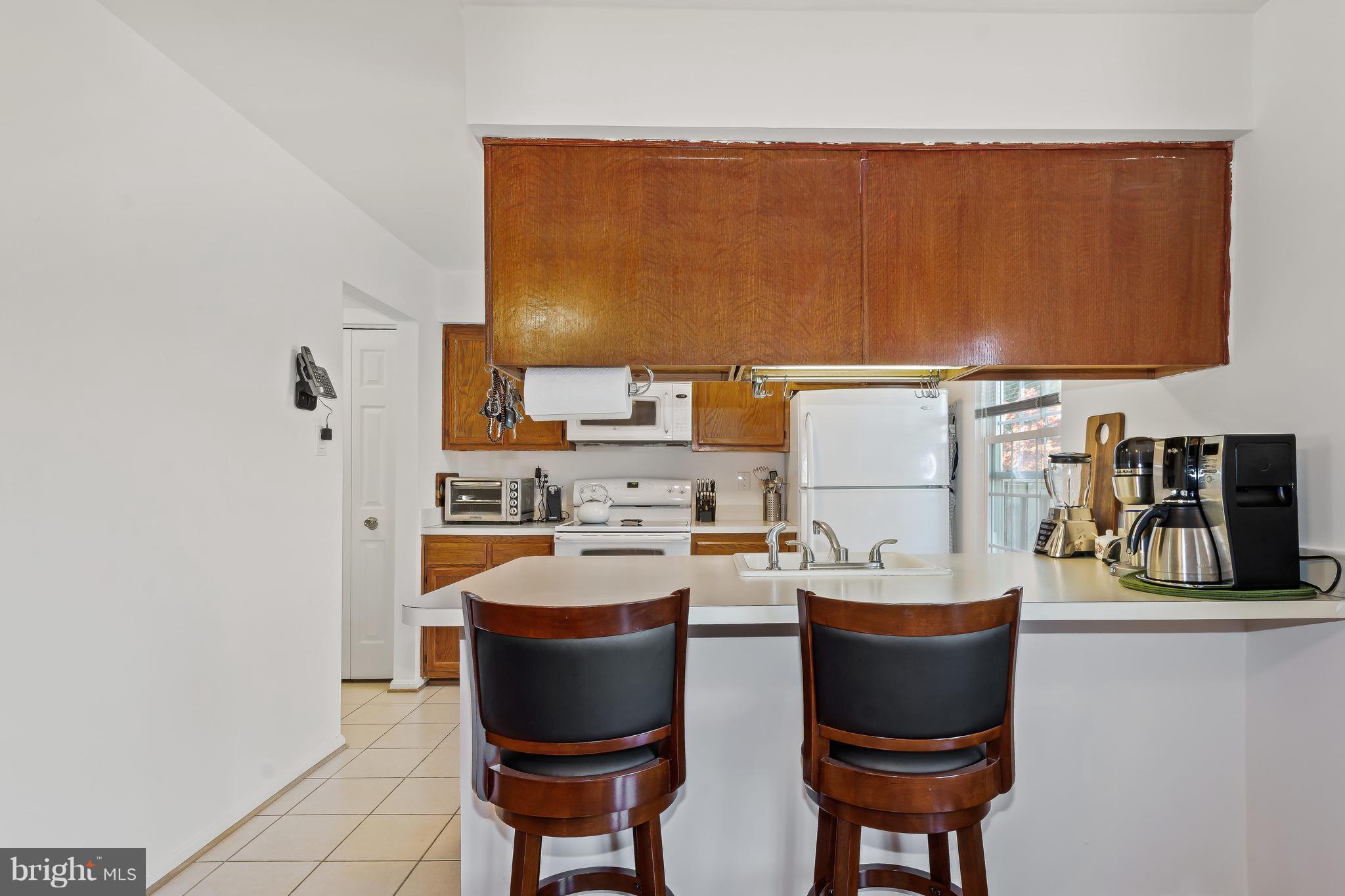 15113 Callohan Court Silver Spring, MD 20906 - Photo 11 of 30 CENTER ISLAND BREAKFAST BAR