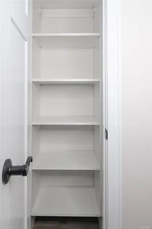 $3,975 | 1090 New York Avenue, Unit PH, Huntington Station, NY 11746