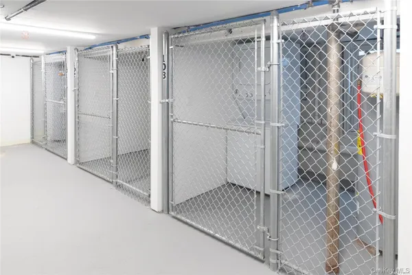 $3,975 | 1090 New York Avenue, Unit PH, Huntington Station, NY 11746