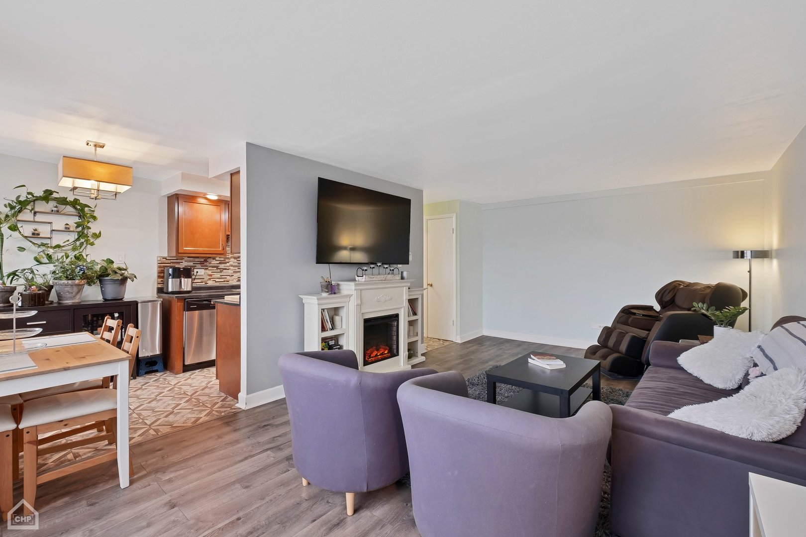 7540 North Ridge Boulevard, Unit 4B Chicago, IL 60645 - Photo 3 of 17 Gallery Image 3
