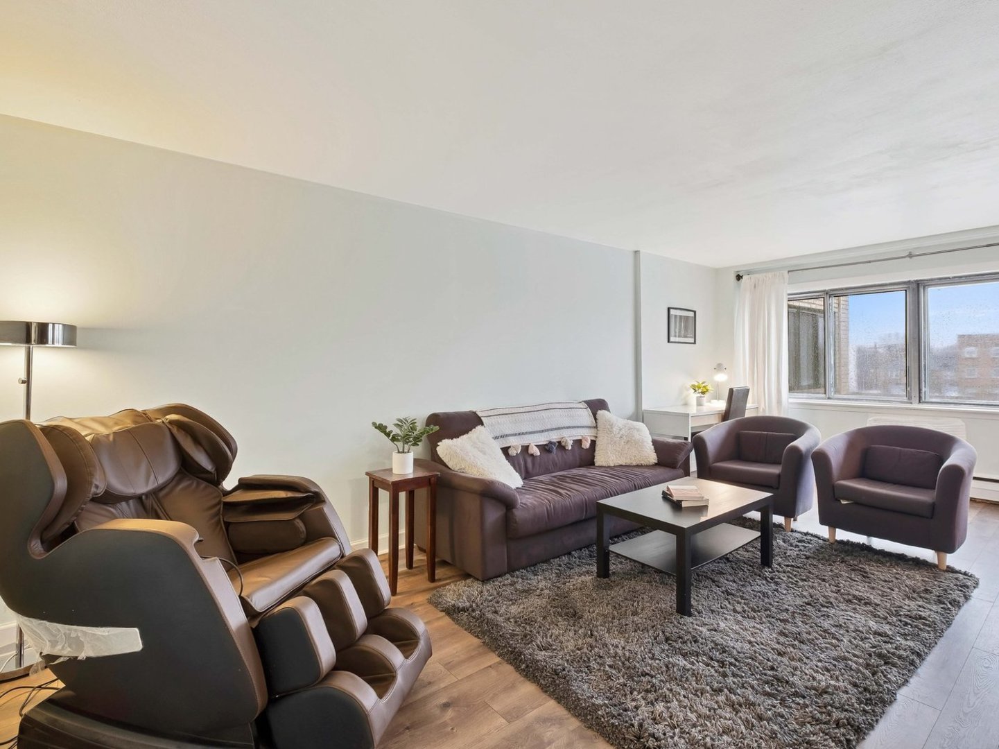 7540 North Ridge Boulevard, Unit 4B Chicago, IL 60645 - Photo 4 of 17 Gallery Image 4