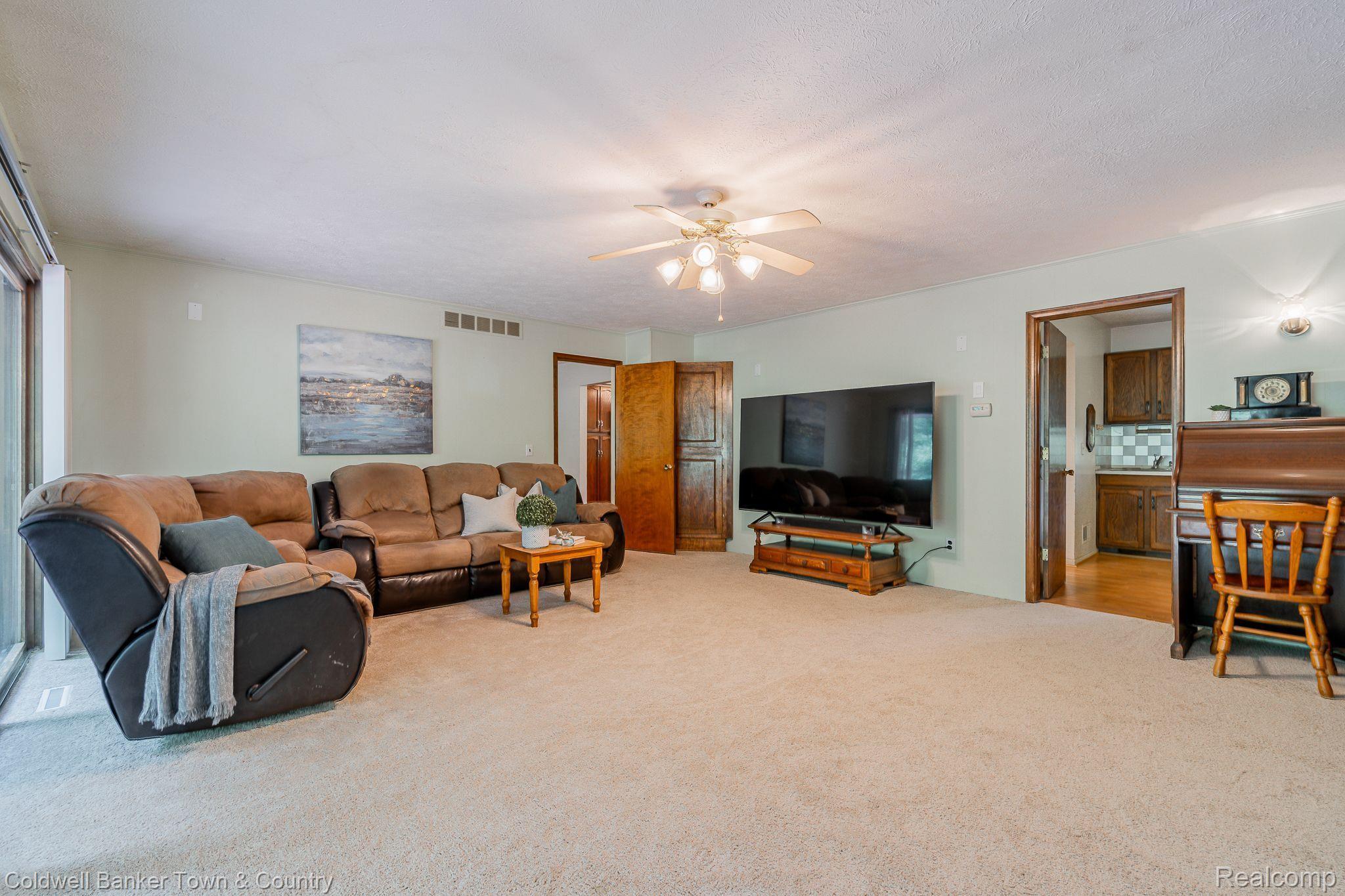 2145 Hidden Valley Howell, MI 48843 - Photo 25 of 59 Gallery Image 25