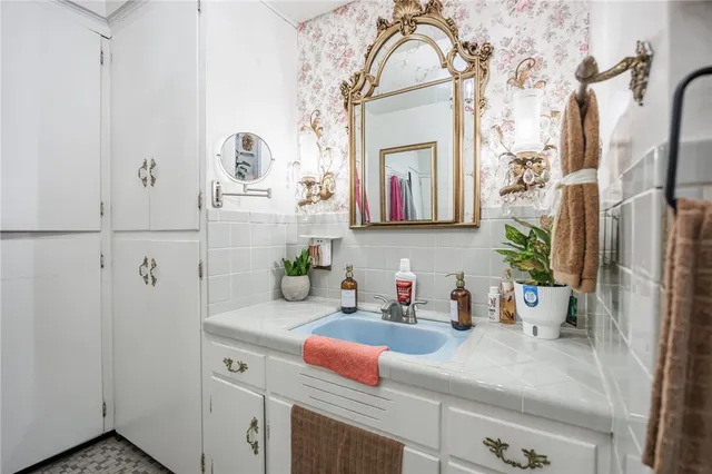 $2,250 | 981 Latta Road, Unit 1, Greece, NY 14612