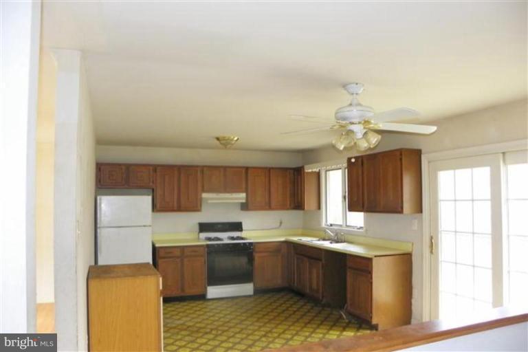 1228 Cherrytown Road Westminster, MD 21158 - Photo 2 of 20 Kitchen