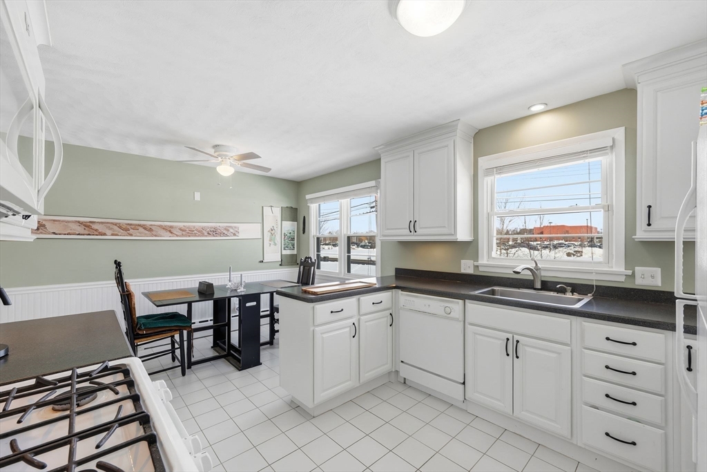 112 Grassy Gutter Road Longmeadow, MA 01106 - Photo 8 of 35