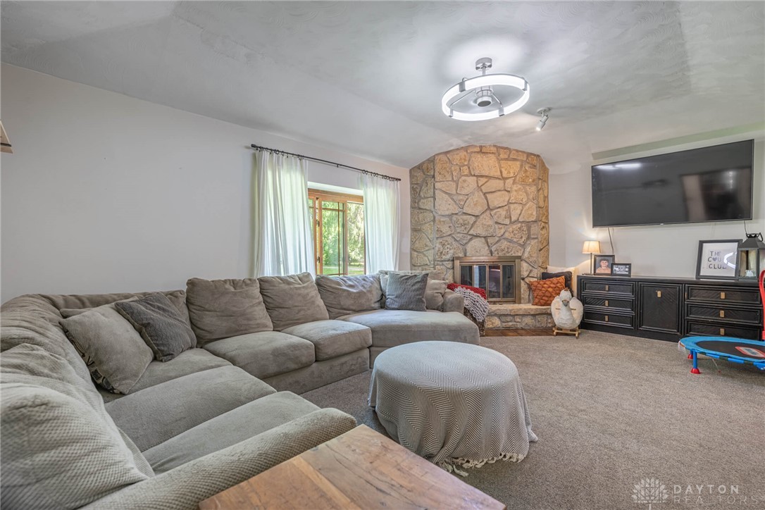 9889 Staley Road Franklin, OH 45005 - Photo 10 of 49