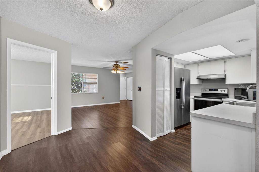 10202 56th Street Pinellas Park, FL 33782 - Photo 14 of 43