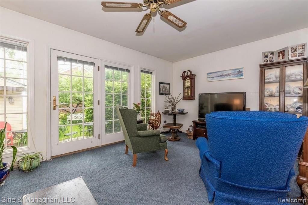 1432 Vernier Road Grosse Pointe Woods, MI 48236 - Photo 11 of 21