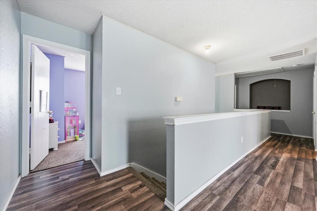 2423 Ranchview Drive Grand Prairie, TX 75052 - Photo 13 of 28 Gallery Image 13