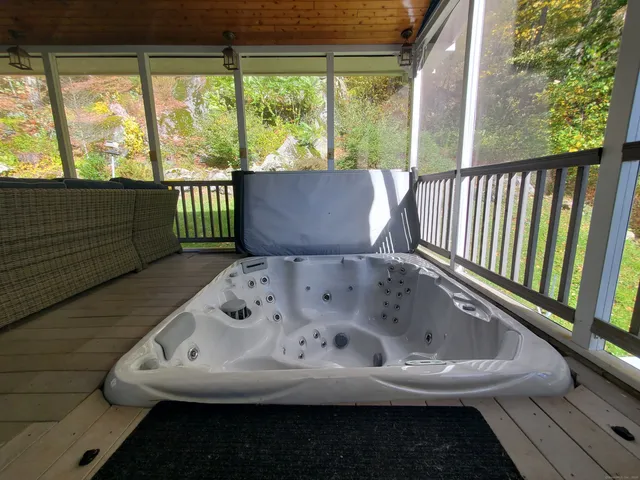 $669,900 | 367 Sachem Road, Southbury, CT 06488