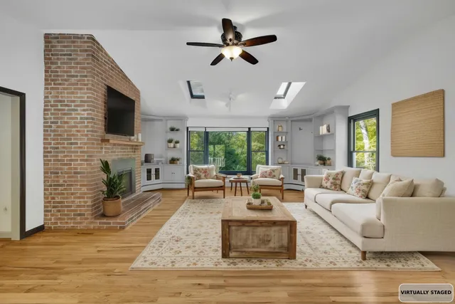 $669,900 | 367 Sachem Road, Southbury, CT 06488