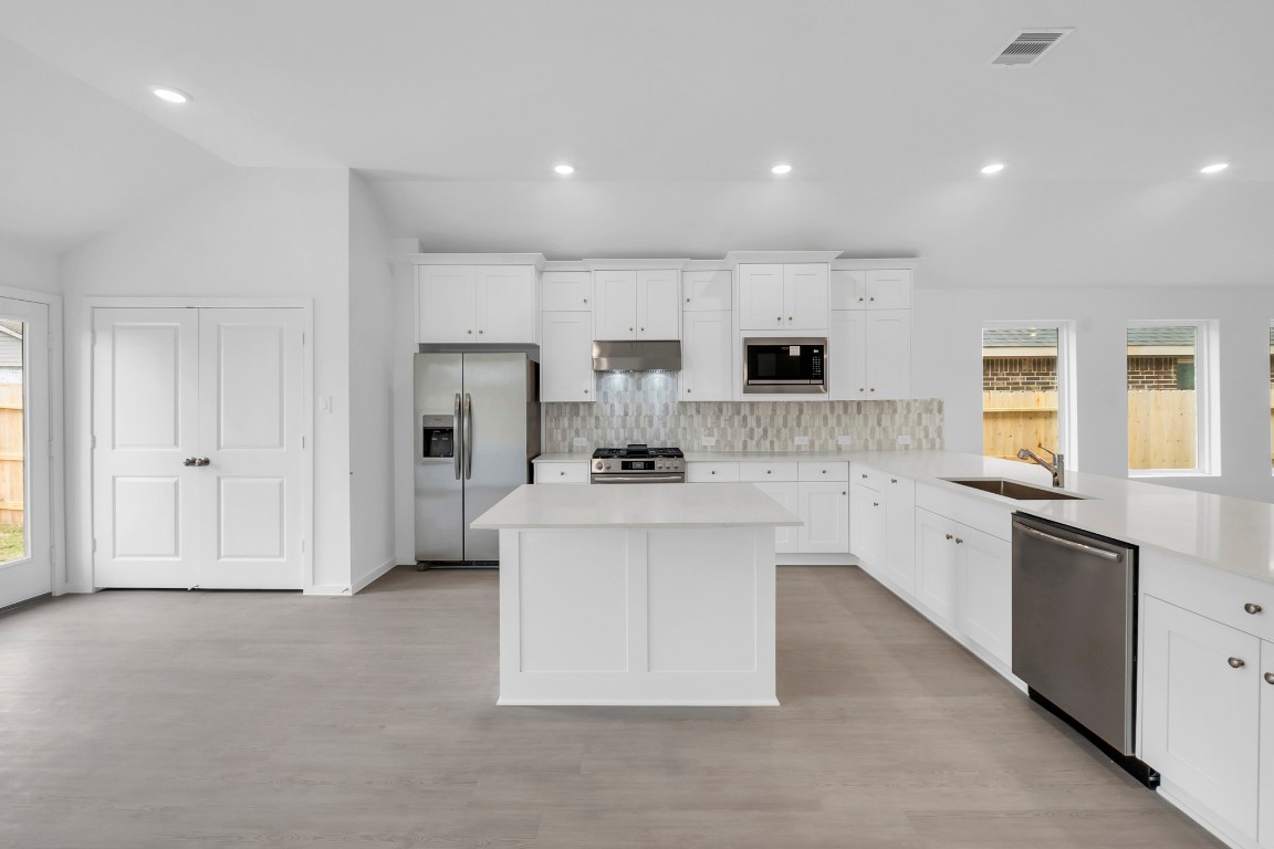 3503 Atlas Pt Lane Angleton, TX 77515 - Photo 8 of 16 **Photos are representative only. This is not the actual homesite.**