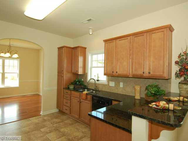 4580 Silo Ridge Clemmons, NC 27012 - Photo 5 of 16 Kitchen.