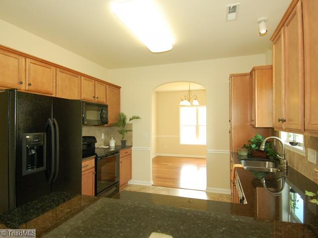 4580 Silo Ridge Clemmons, NC 27012 - Photo 6 of 16 Kitchen.