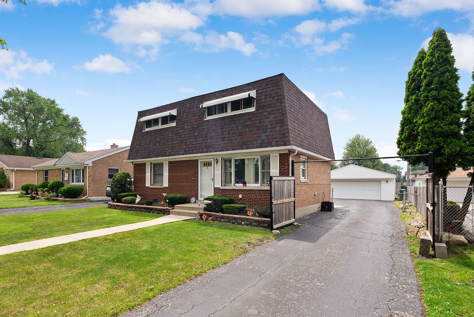 10608 Moody Avenue Chicago Ridge, IL 60415 - Photo 2 of 38