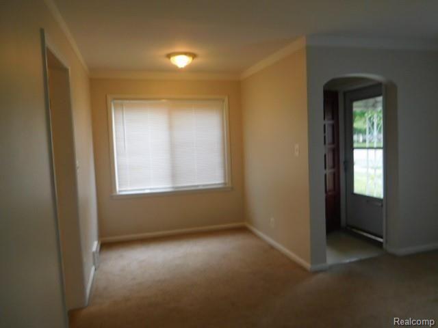 927 West Twelve Mile Road Royal Oak, MI 48073 - Photo 7 of 26