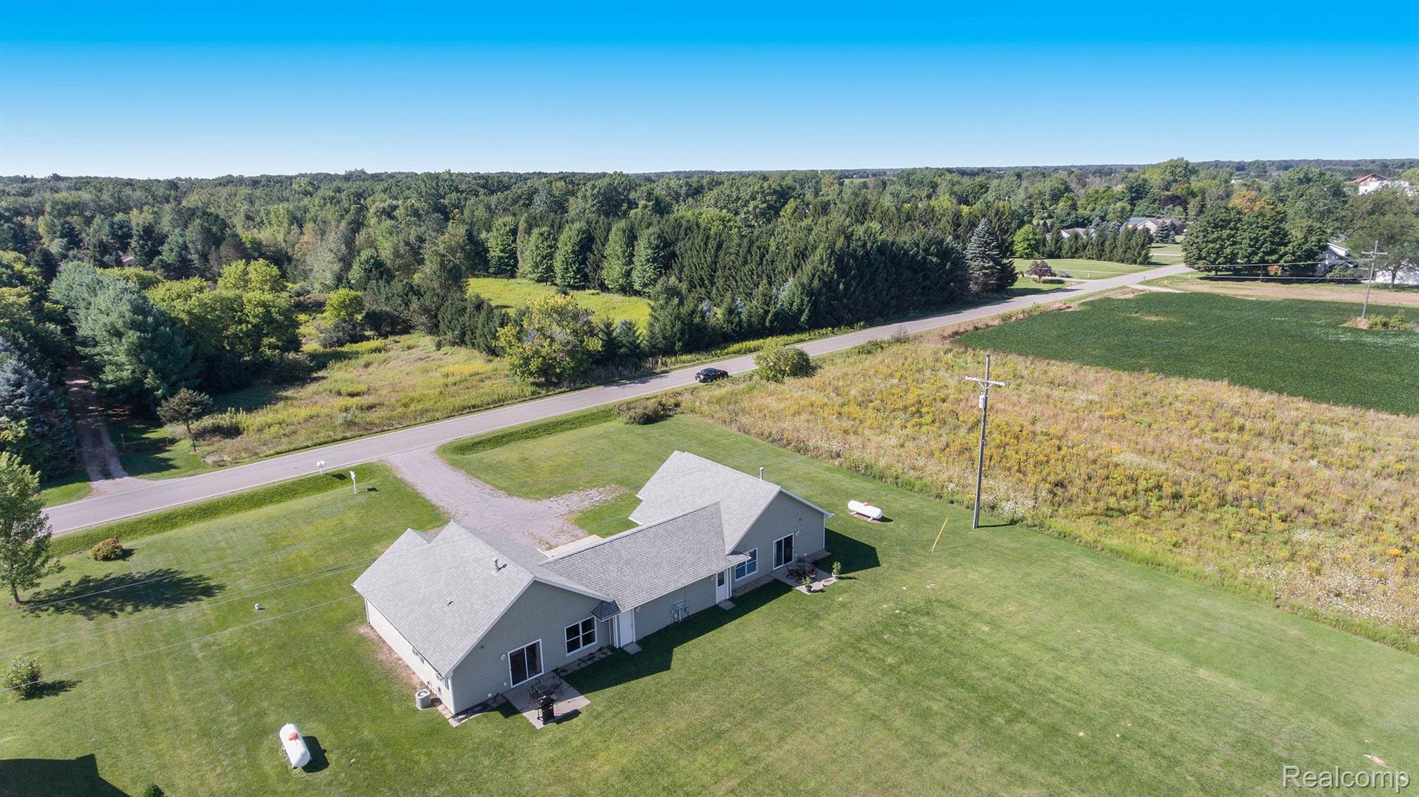 4464 Barnes Road Millington, MI 48746 - Photo 17 of 27 Gallery Image 17