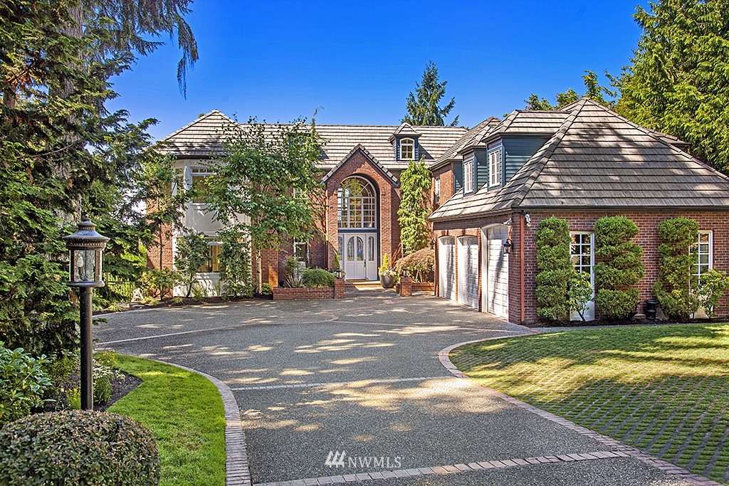 1215 Evergreen Point Road Medina, WA 98039 - Photo 1 of 25 Gallery Image 1