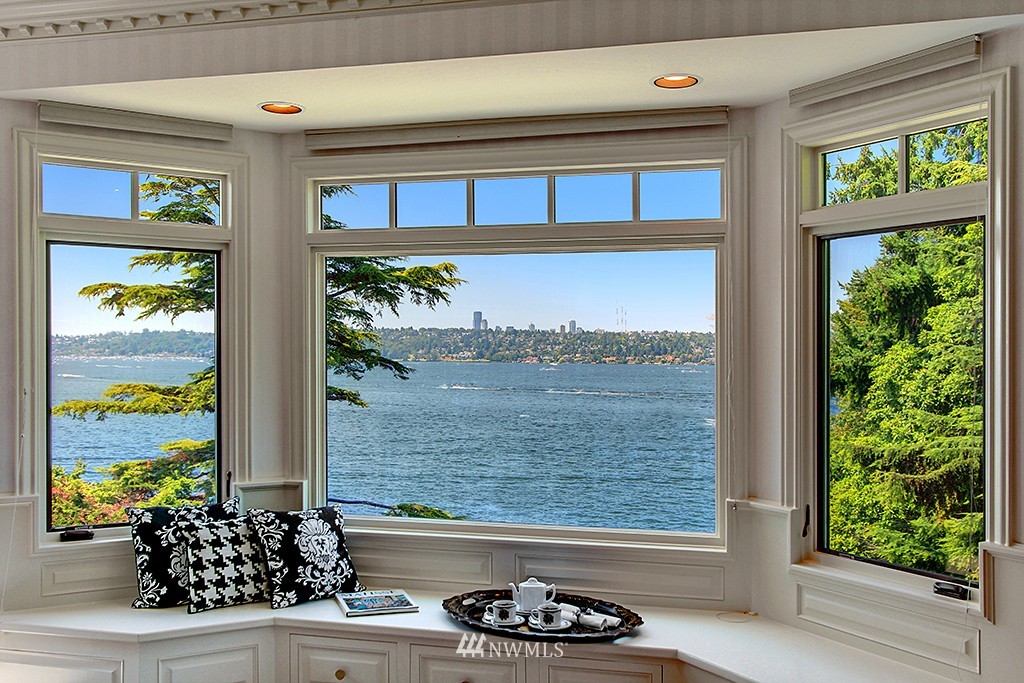 1215 Evergreen Point Road Medina, WA 98039 - Photo 11 of 25 Gallery Image 11
