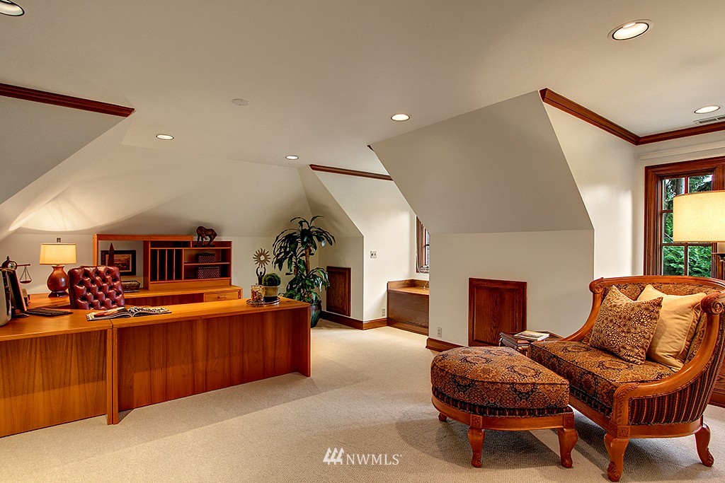1215 Evergreen Point Road Medina, WA 98039 - Photo 15 of 25 Gallery Image 15