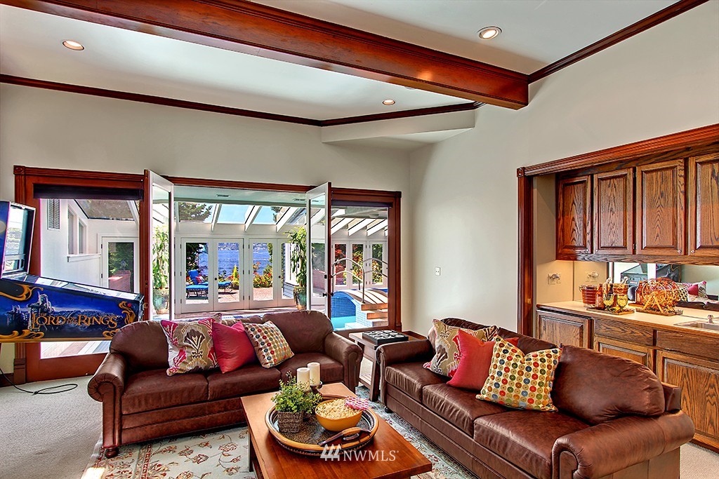 1215 Evergreen Point Road Medina, WA 98039 - Photo 18 of 25 Gallery Image 18