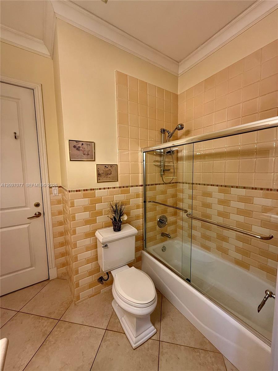 20175 Southwest 256th Street Homestead, FL 33031 - Photo 13 of 41 Guest Quarters w/ Private Entry