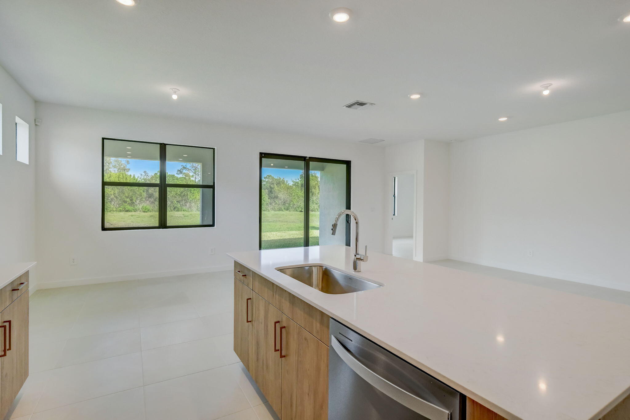 5946 Southeast Sky Blue Circle Stuart, FL 34997 - Photo 11 of 26 kitchen/dining