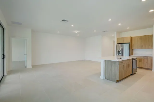 $3,800 | 5946 Southeast Sky Blue Circle, Stuart, FL 34997