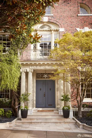 a picture of a bench in a white building
