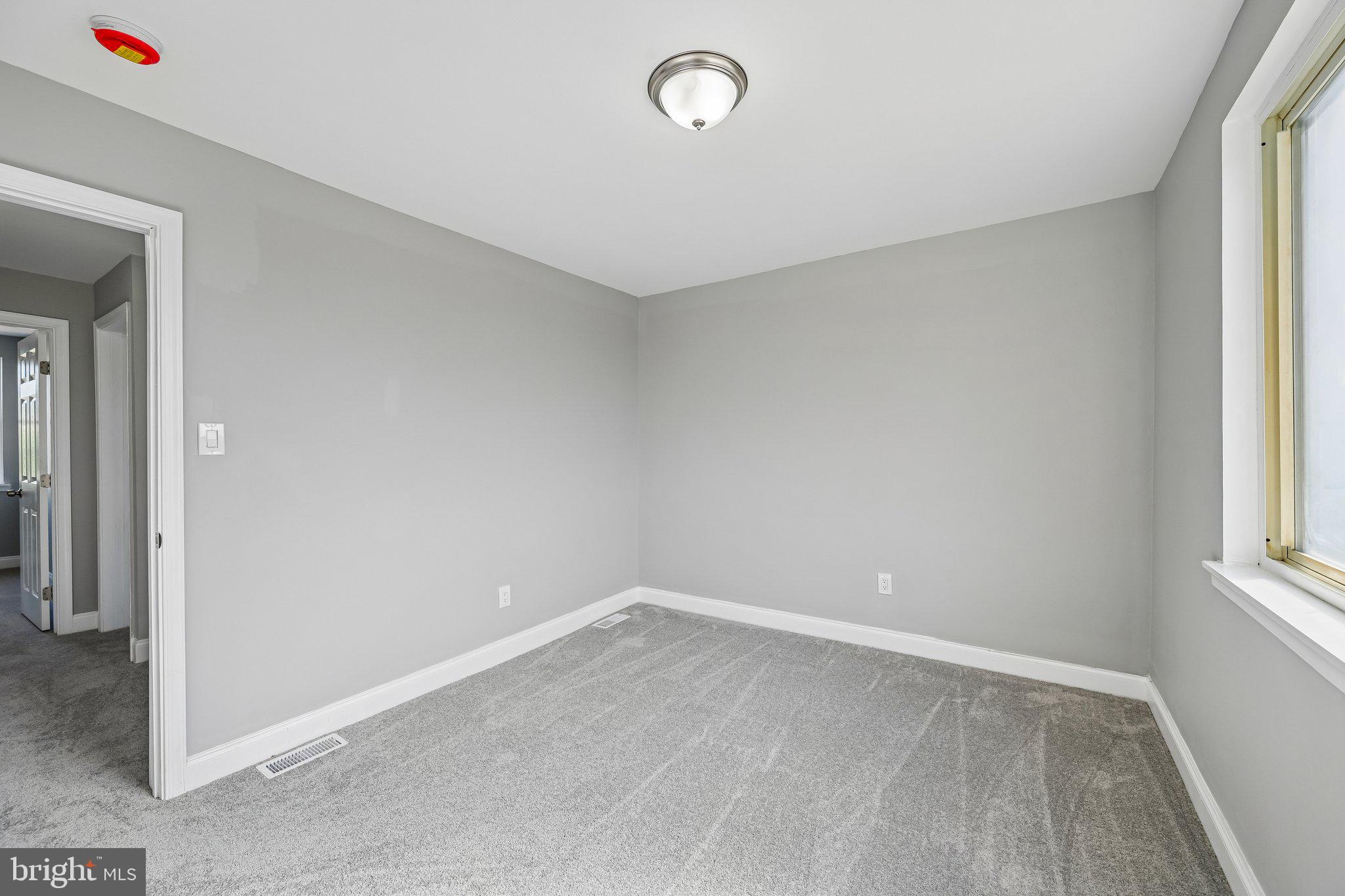 628 Roundview Road Baltimore, MD 21225 - Photo 19 of 43
