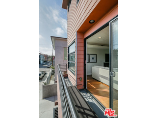1410 Innes Place Venice, CA 90291 - Photo 13 of 23