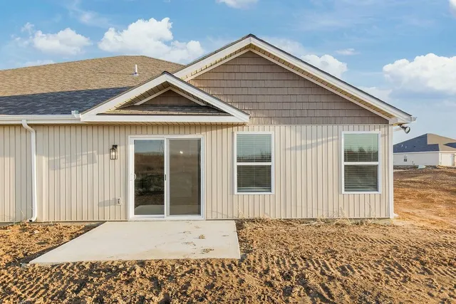 $319,000 | 3827 Northwest 93rd Street, Kansas City, MO 64154