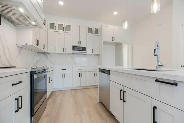 $319,000 | 3827 Northwest 93rd Street, Kansas City, MO 64154