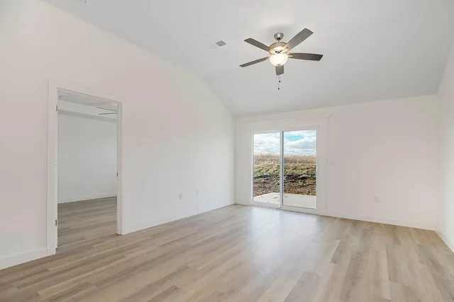 $319,000 | 3827 Northwest 93rd Street, Kansas City, MO 64154